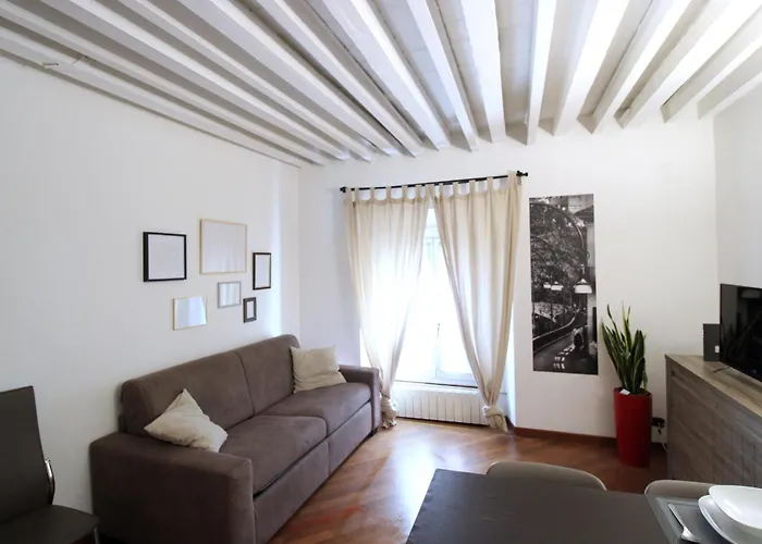 Milanrentals - Moscova Apartament
